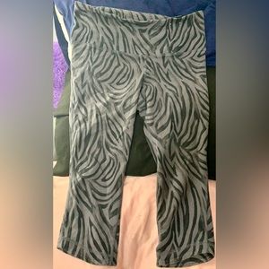 Xersion capri leggings